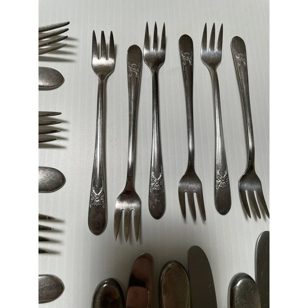 Vintage Rogers Mfg. Co. Triumph Silver Plate Flatware 39 Pieces Forks Spoons